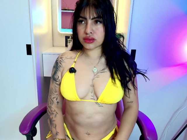 NAOMIAMAZING01 live cam on BongaCams