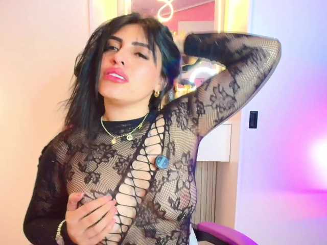 NAOMIAMAZING01 live cam on BongaCams
