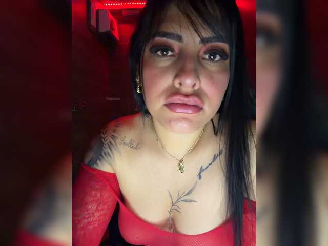 NAOMIAMAZING01 live cam on BongaCams