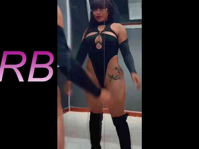 NAOMIAMAZING01 webcam