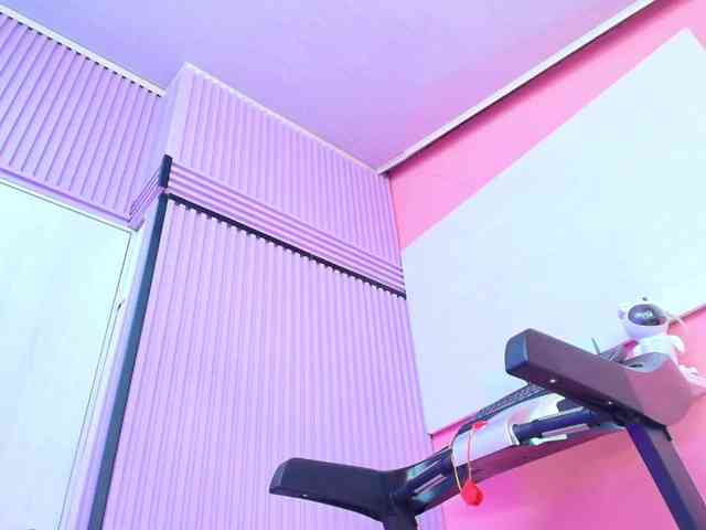NAOMIAMAZING01 webcam