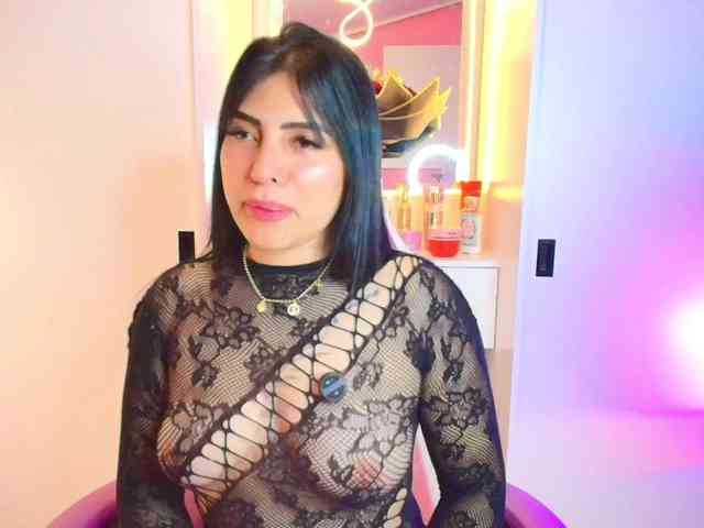 NAOMIAMAZING01 webcam