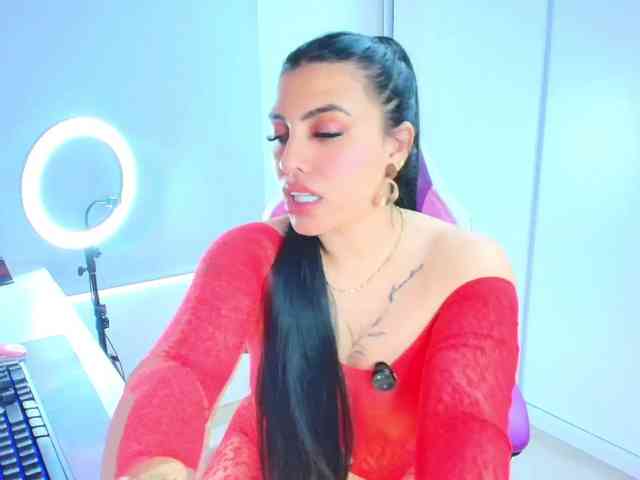 NAOMIAMAZING01 webcam
