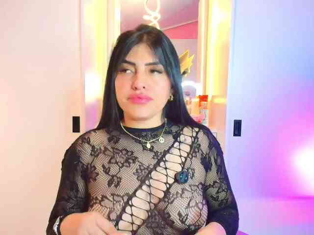 NAOMIAMAZING01 webcam
