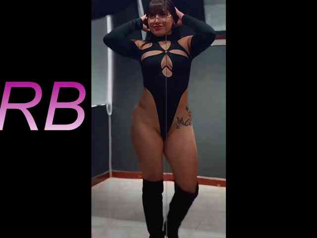 NAOMIAMAZING01 webcam