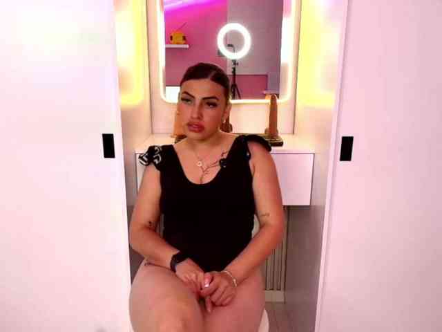 NAOMIAMAZING01 webcam