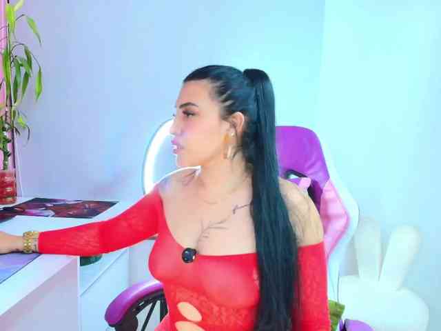 NAOMIAMAZING01 webcam