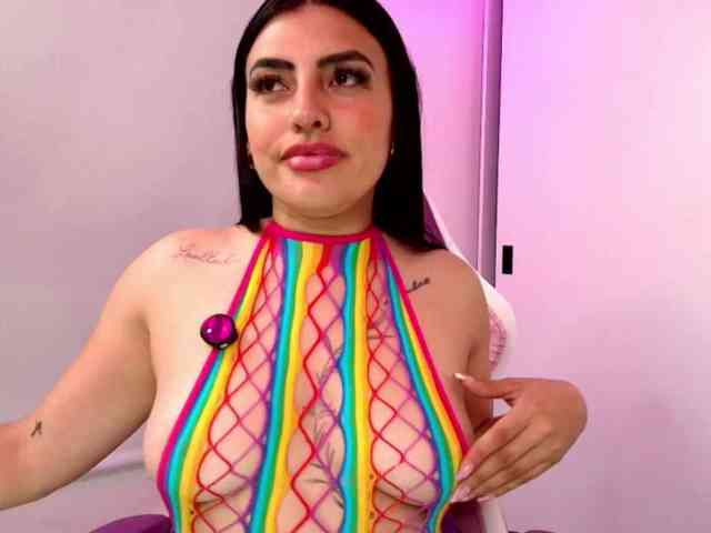 NAOMIAMAZING01 webcam