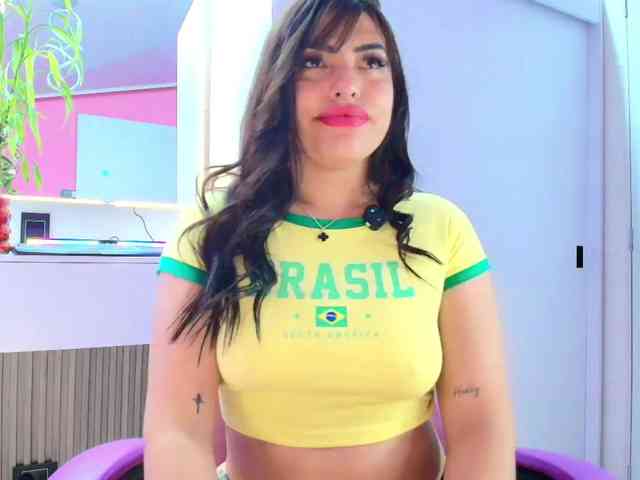NAOMIAMAZING01 webcam