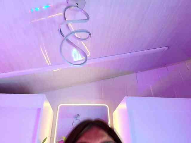 NAOMIAMAZING01 webcam