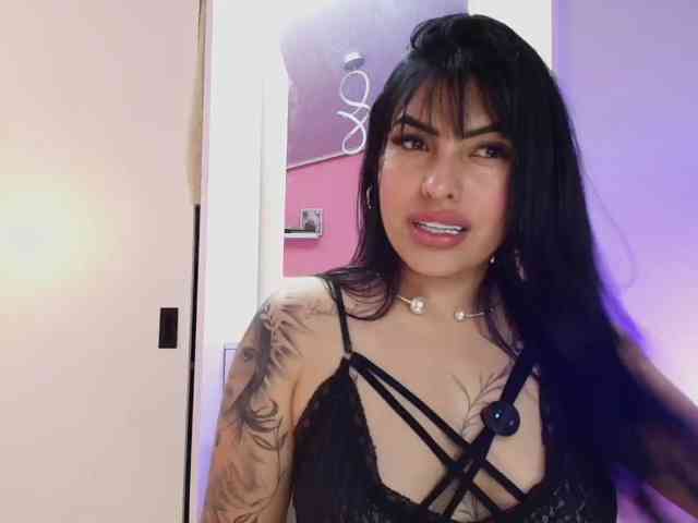 NAOMIAMAZING01 webcam