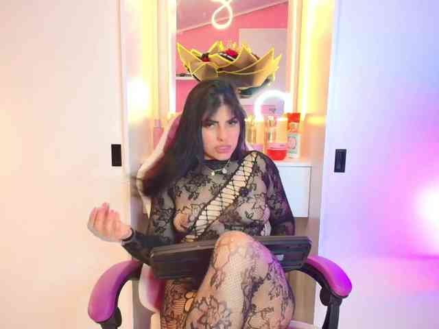 NAOMIAMAZING01 webcam