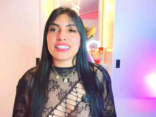 NAOMIAMAZING01 webcam