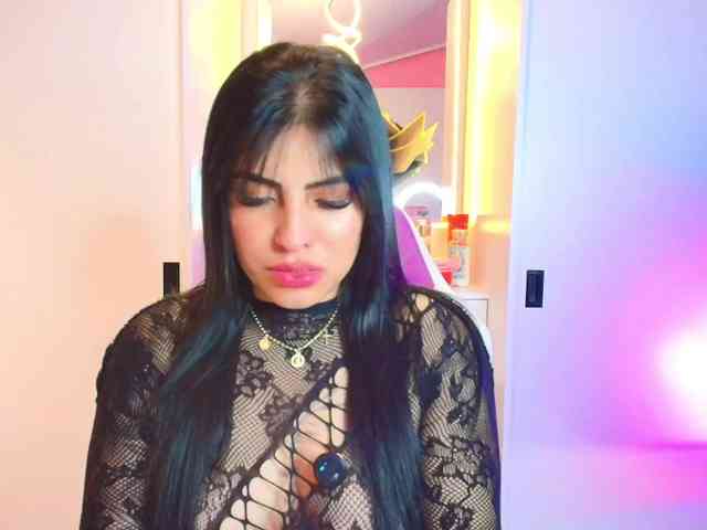 NAOMIAMAZING01 webcam