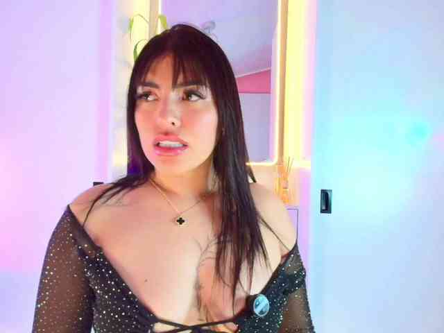 NAOMIAMAZING01 webcam