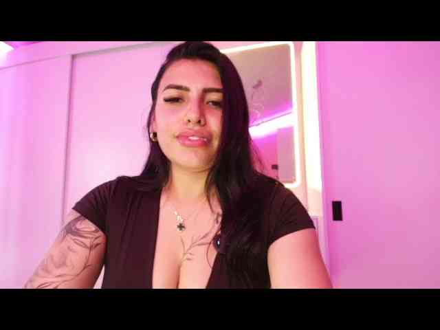 NAOMIAMAZING01 webcam