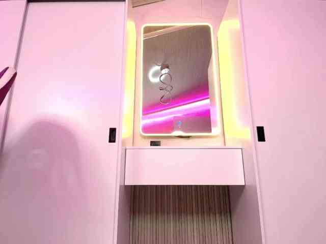 NAOMIAMAZING01 webcam