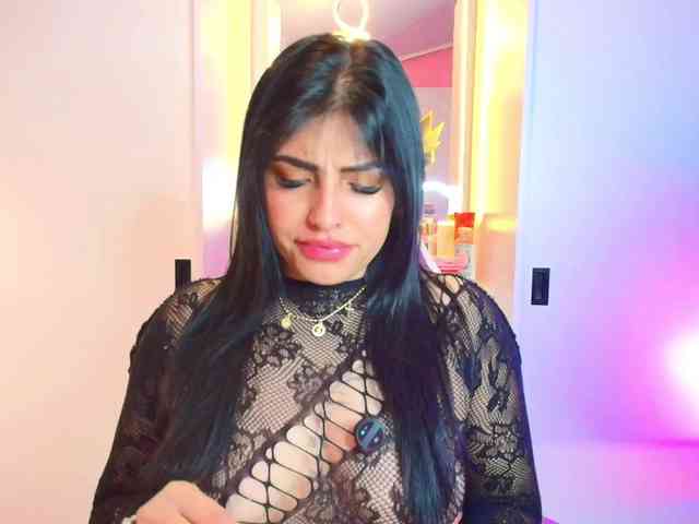 NAOMIAMAZING01 webcam