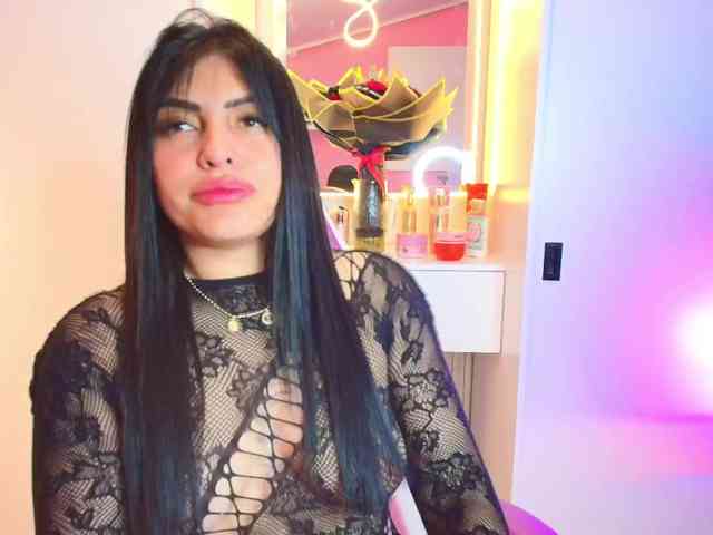 NAOMIAMAZING01 webcam