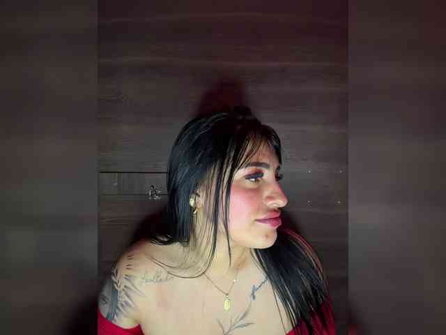 NAOMIAMAZING01 webcam
