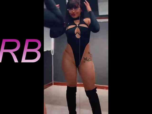 NAOMIAMAZING01 webcam