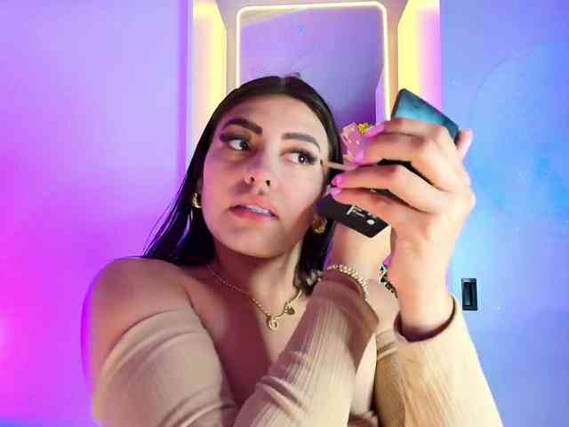 NAOMIAMAZING01 webcam
