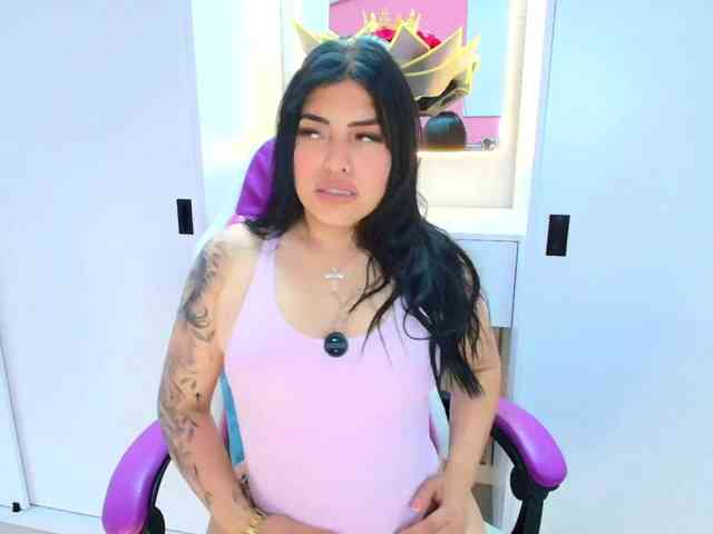 NAOMIAMAZING01 webcam