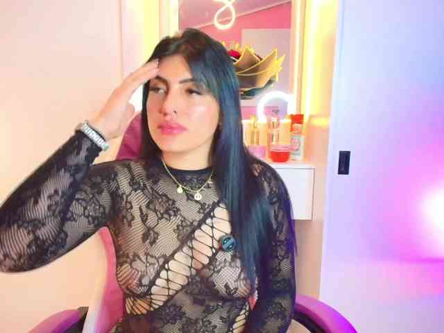 NAOMIAMAZING01 webcam