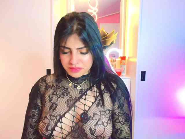 NAOMIAMAZING01 webcam