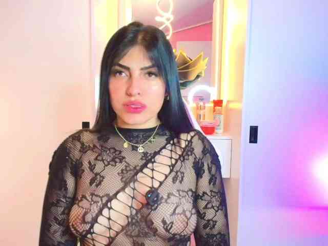 NAOMIAMAZING01 webcam