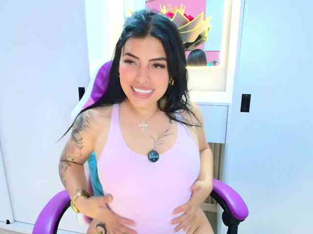 NAOMIAMAZING01 webcam