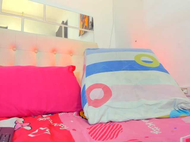 MiaEvans0 live cam on BongaCams