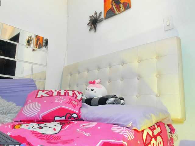 MiaEvans0 live cam on BongaCams