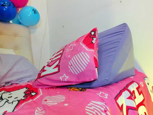 MiaEvans0 live cam on BongaCams