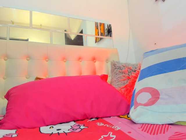 MiaEvans0 live cam on BongaCams
