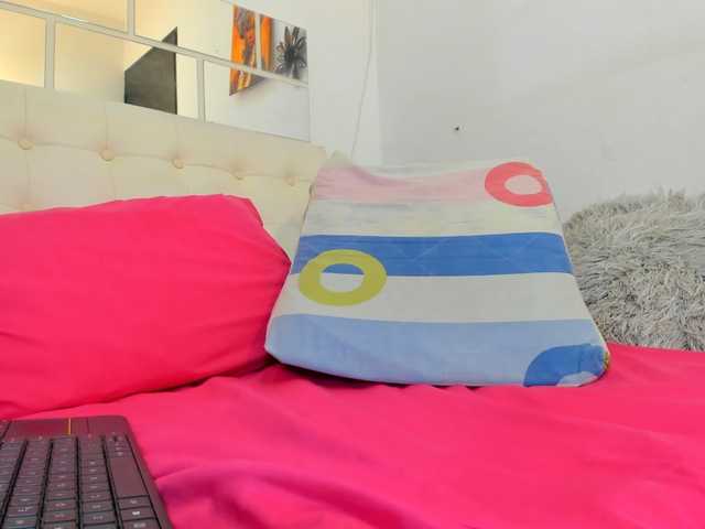 MiaEvans0 live cam on BongaCams
