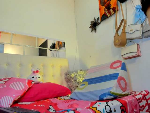 MiaEvans0 live cam on BongaCams