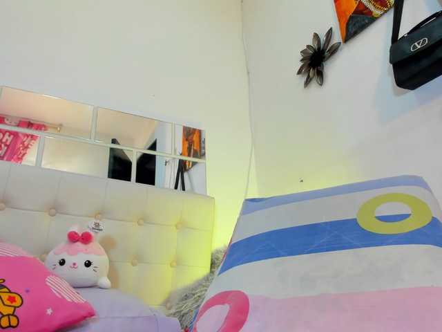 MiaEvans0 live cam on BongaCams
