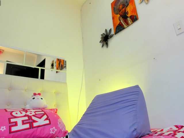 MiaEvans0 live cam on BongaCams