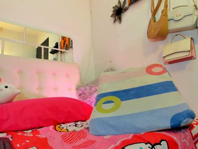 MiaEvans0 live cam on BongaCams