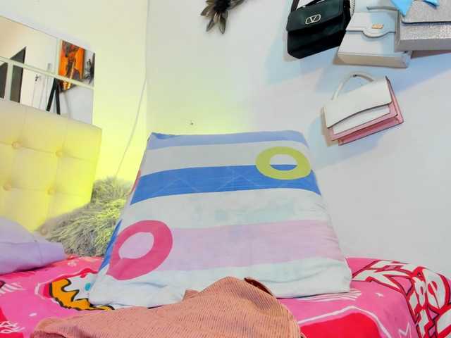 MiaEvans0 live cam on BongaCams