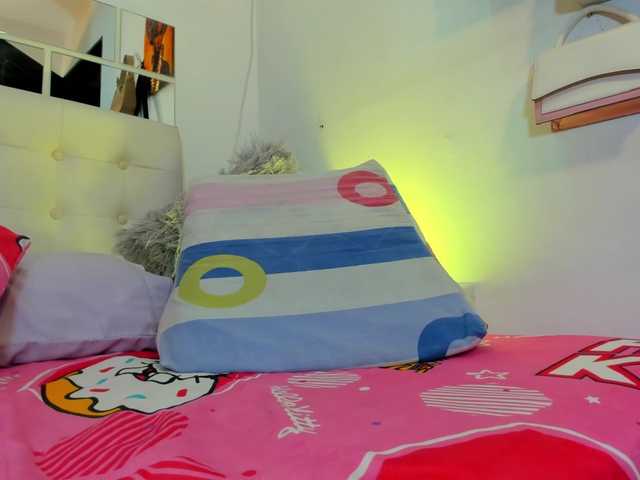 MiaEvans0 live cam on BongaCams