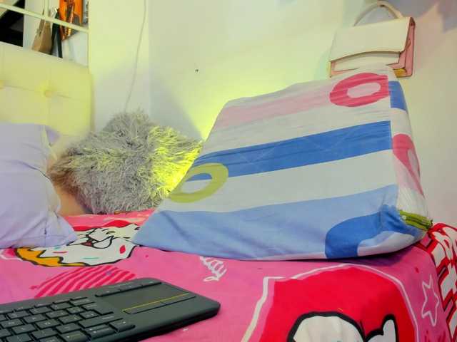 MiaEvans0 live cam on BongaCams