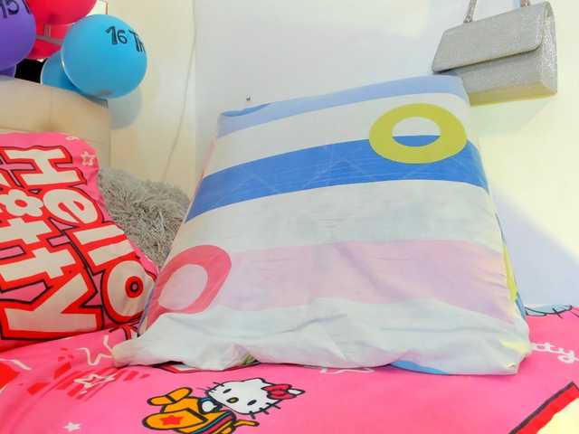 MiaEvans0 live cam on BongaCams
