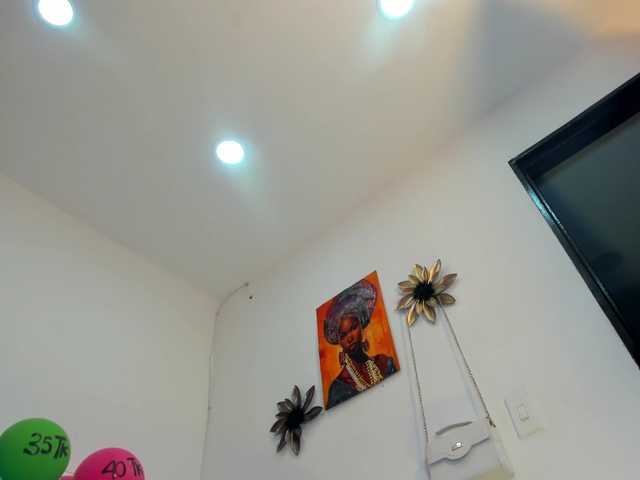 MiaEvans0 live cam on BongaCams