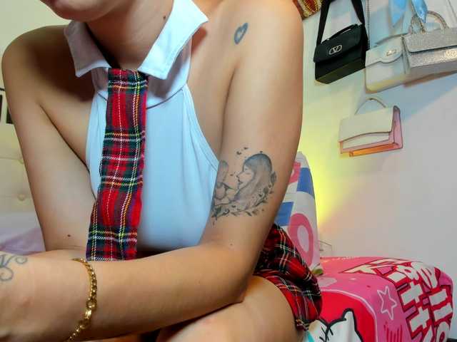 MiaEvans0 live cam on BongaCams