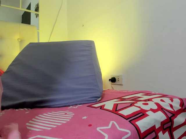 MiaEvans0 webcam