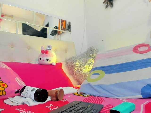 MiaEvans0 live cam on BongaCams