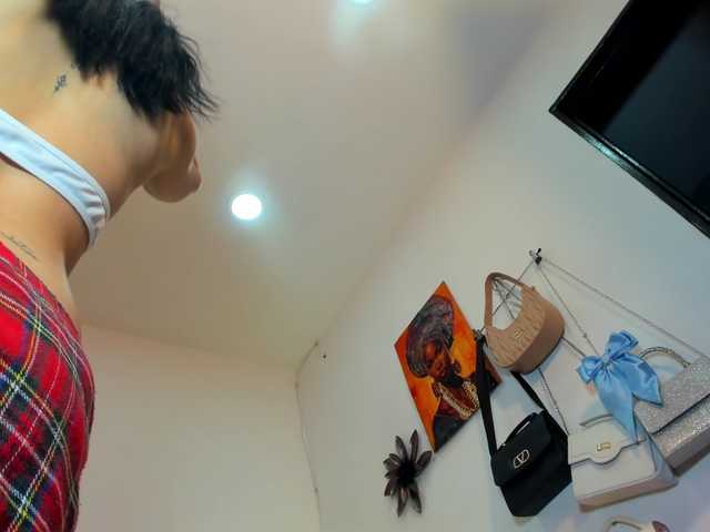 MiaEvans0 live cam on BongaCams