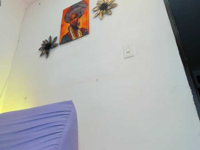 MiaEvans0 live cam on BongaCams